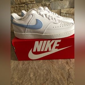 Nike Sneakers White with Blue Check Women’s